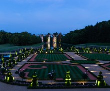 vue_sur_les_jardins_a_la_francaise_et_laqueduc_de_nuit_c_chateau_de_maintenon.jpg